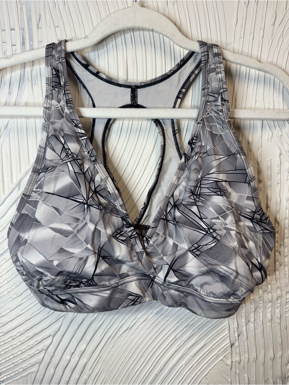 Wireless Gray Patterned Sports Bra with Racerback Support